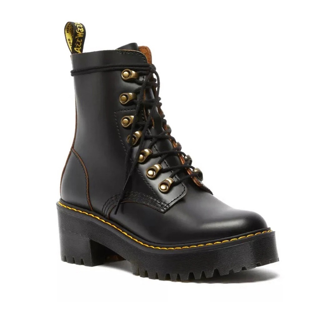 Dr Martens Leona Smooth Black Platform Boots combat boots Sz 7 lace up booties